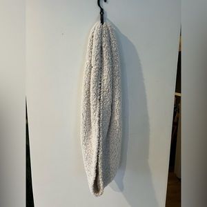 NWT EDDIE BAUER SHERPA INFINITY SCARF